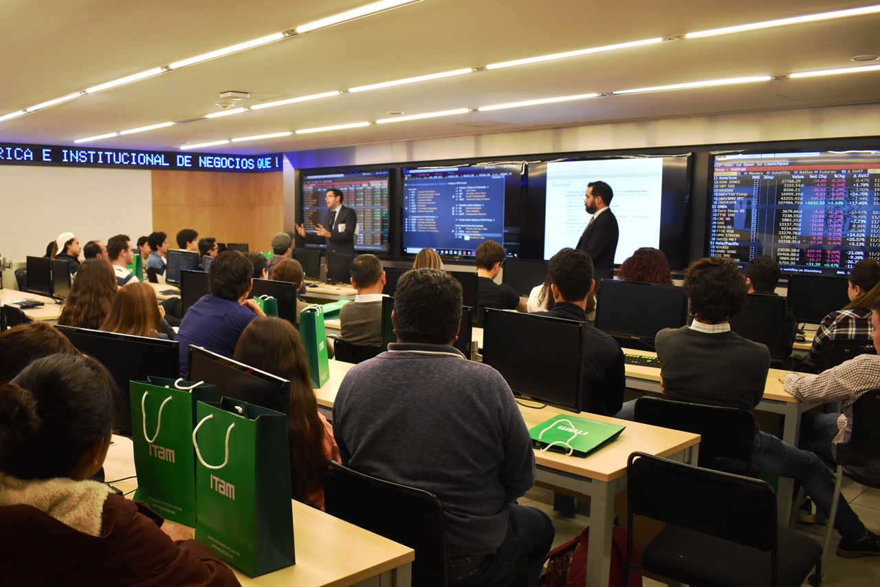 Aspirantes conocen el Instituto en la Noche ITAM 2019