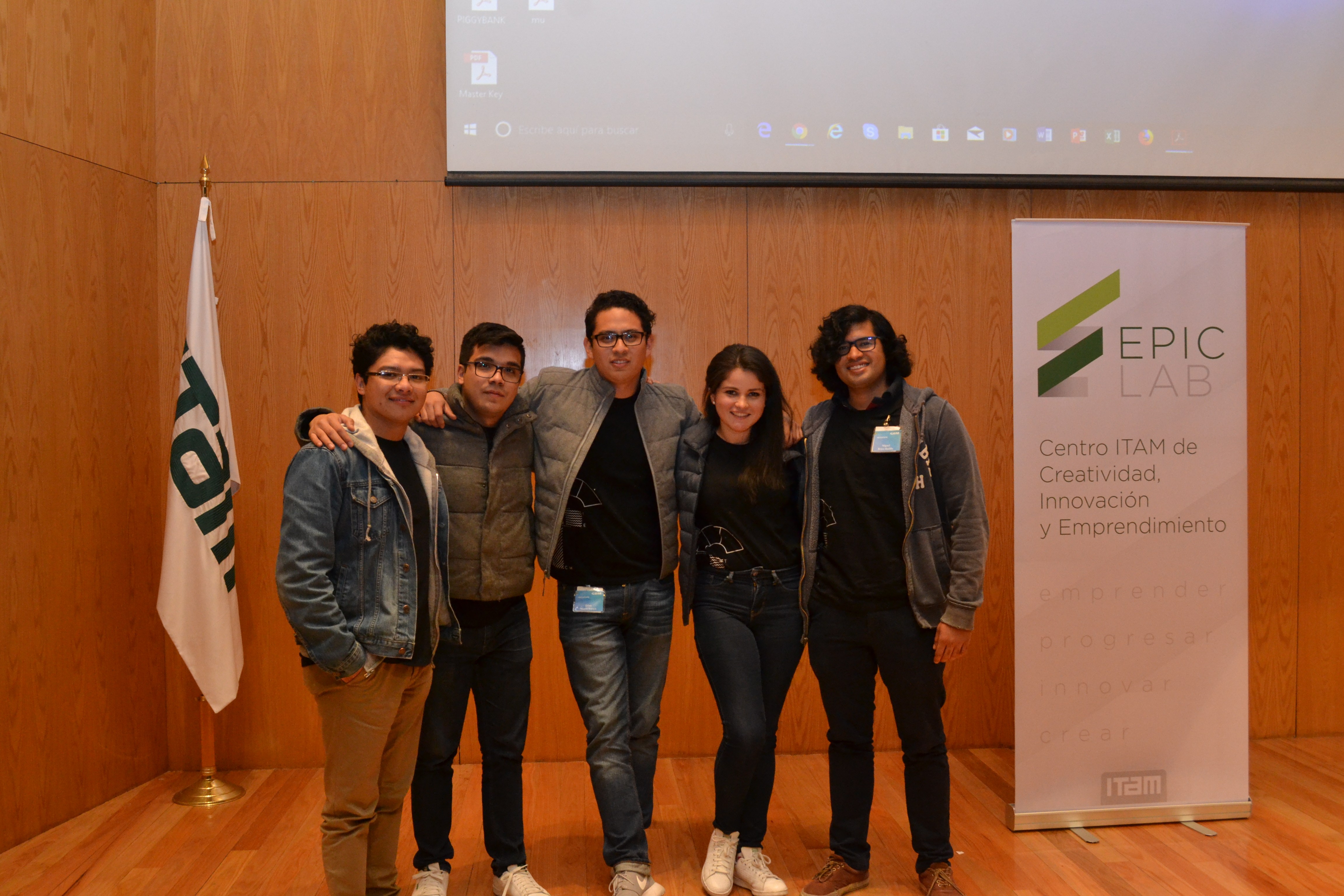 ARI arrasa el Hackathon Fintech 2018
