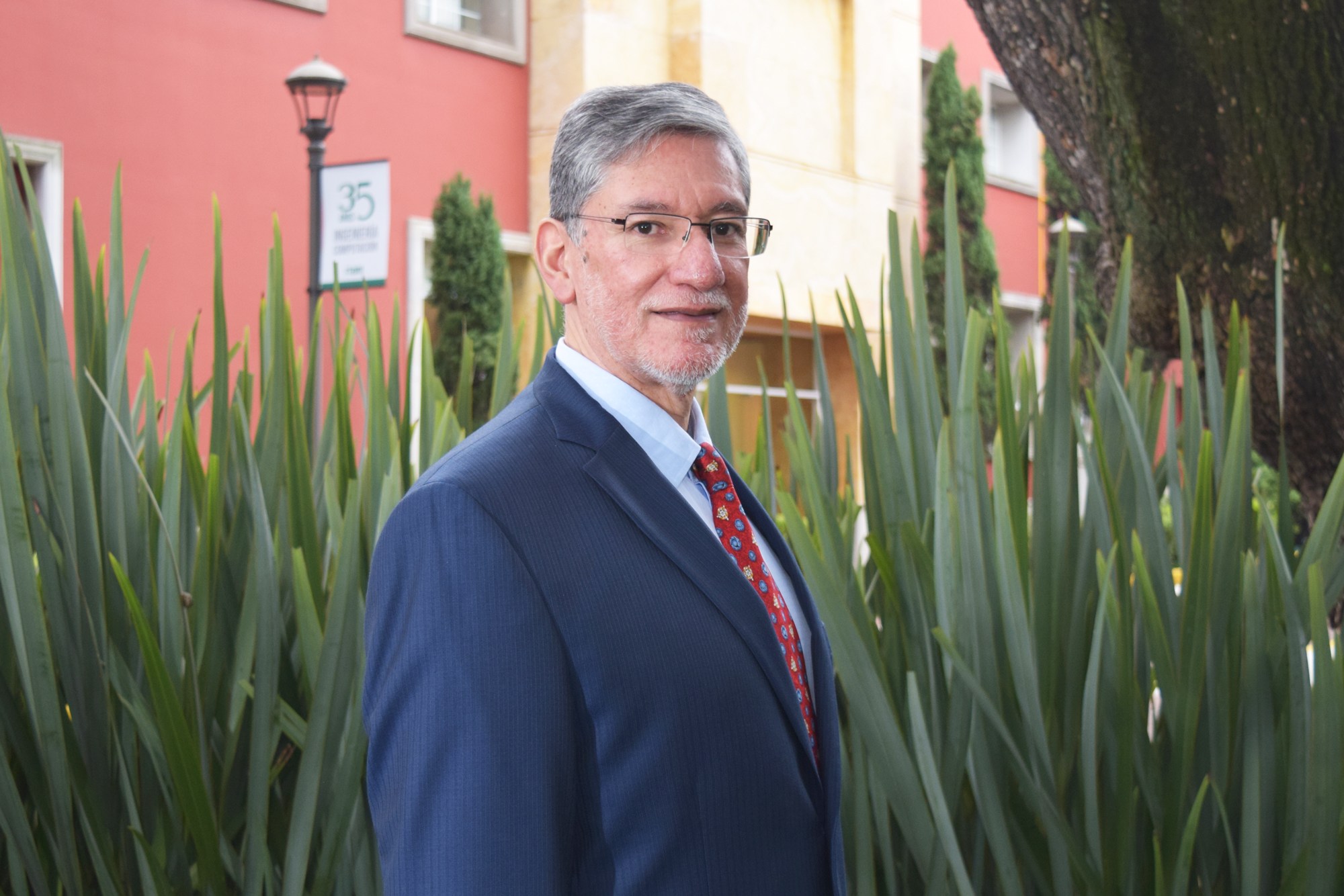 Conoce a tus Profesores: Mtro. Javier Medrano