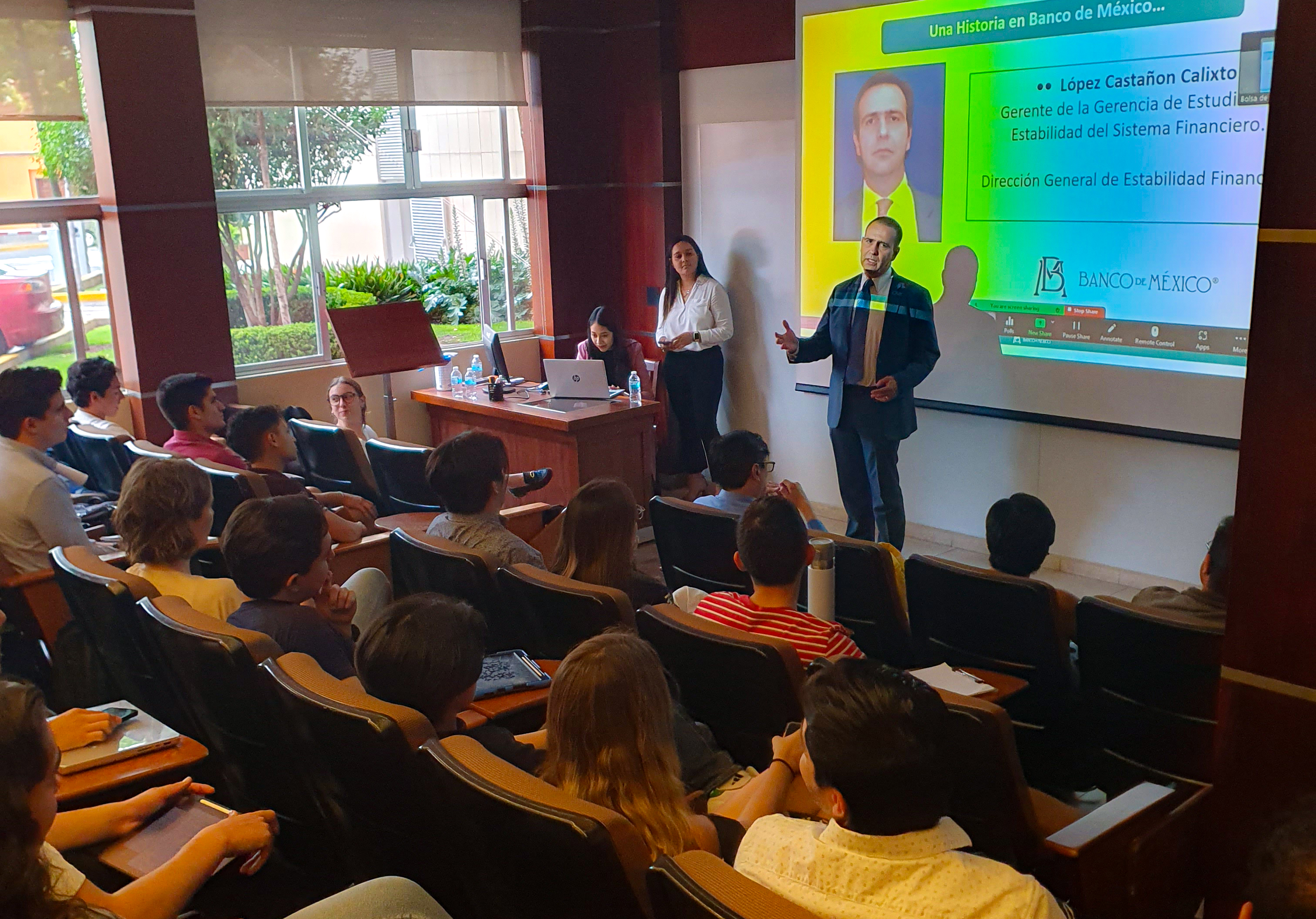 sesión de reclutamiento en el ITAM